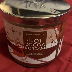 Bath & Body Works 3 wick candle